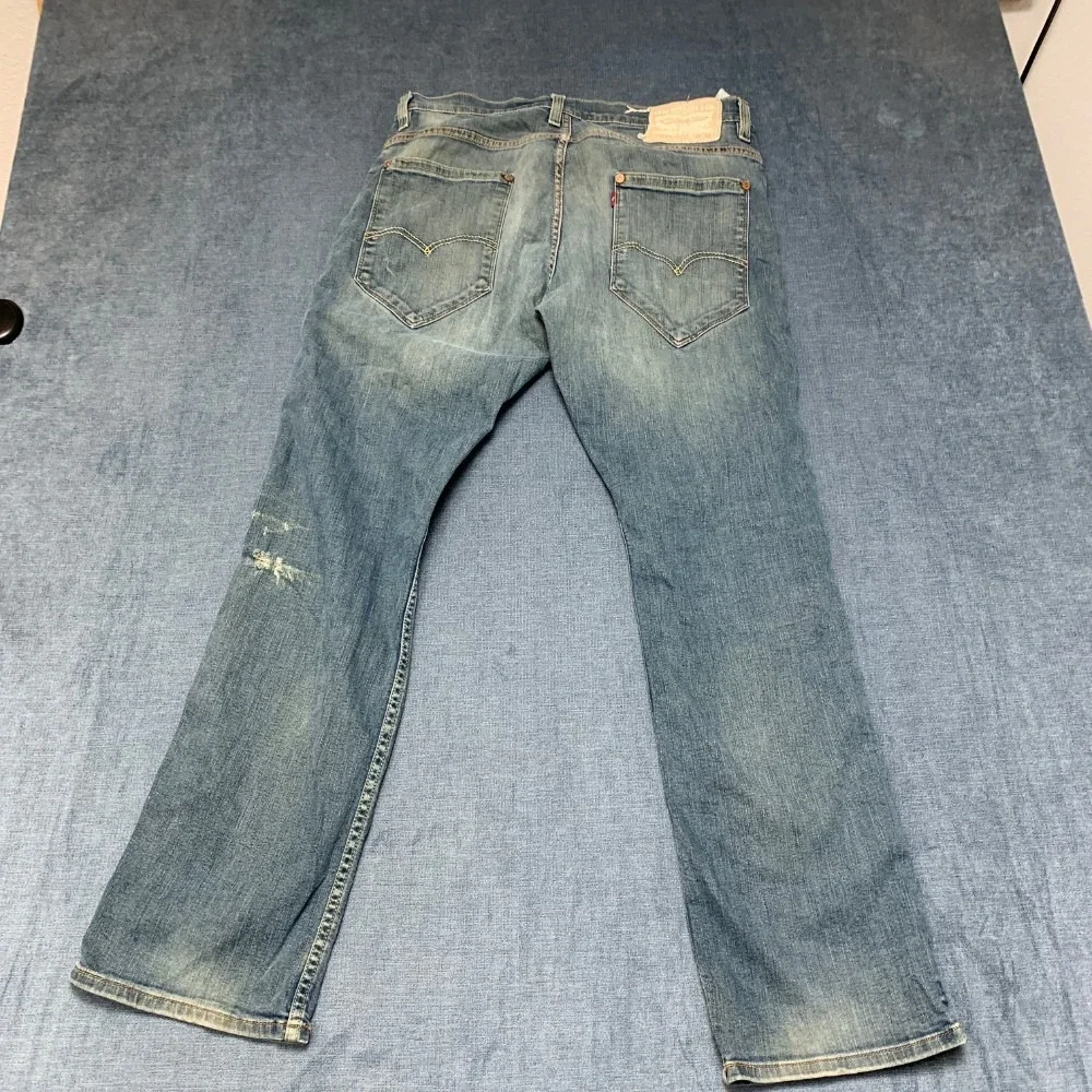Levi's 514 Jeans Mens 34x32 Blue Whiskering Denim Cotton Stretch Distressed